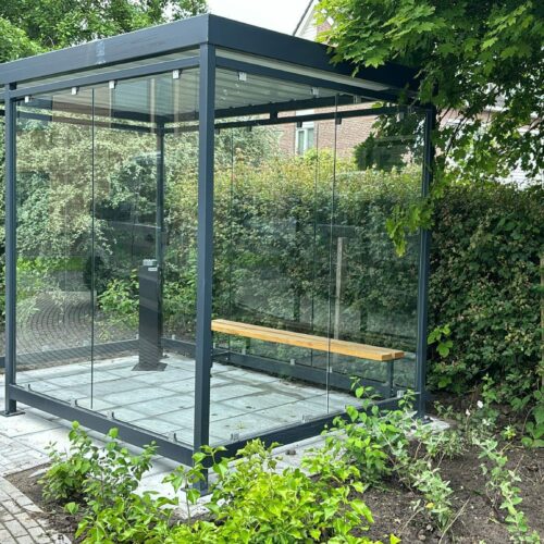Buiten asbakken model Cubo 21 Buiten asbak model Cubo-pole in onze rookabri - rookoverkapping model Keulen 4x2m. Ook daarvoor is SKWshop het juiste adres.